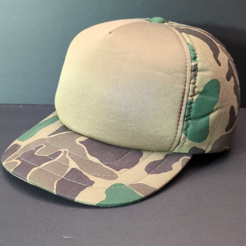 Vintage YR Headwear Blank Camo Men's Foam,Ear flaps Size L Hat.